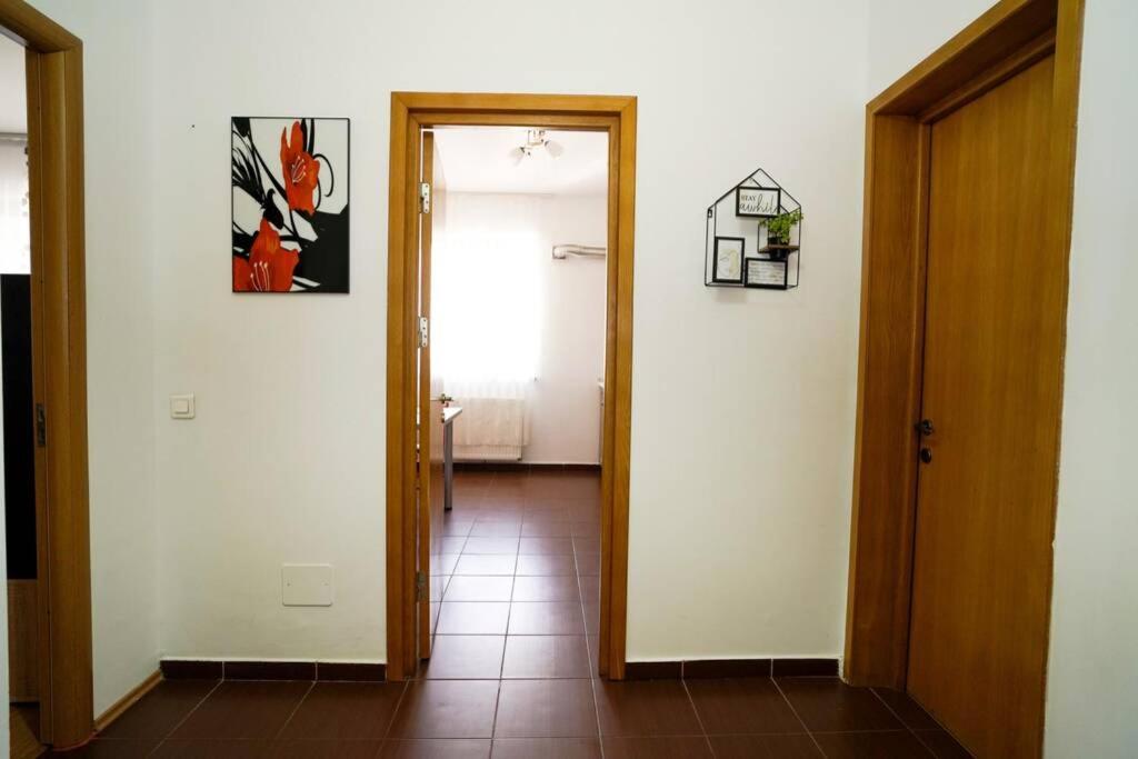 Sky Modern 1 Bedroom Apt W Free Parking Bukurešť Exteriér fotografie